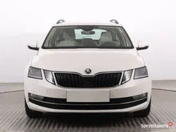 Biały Używany 2017 Skoda Octavia Kombi | 59 999 zł (Uczciwa cena)