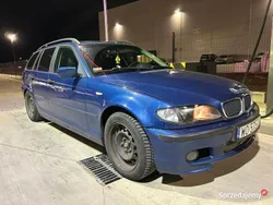 Granatowy Używany 2002 BMW 320 Kombi | 9500 zł