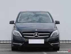 Czarny Używany 2013 Mercedes B180 Minivan | 40 999 zł (Uczciwa cena)