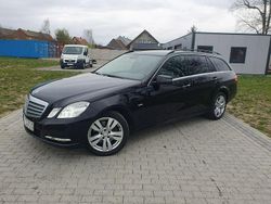 Czarny Używany 2012 Mercedes E250 Avantgarde Kombi | 50 000 zł