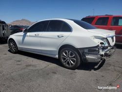Biały Używany 2016 Mercedes C300 Sedan/Limuzyna | 48 400 zł