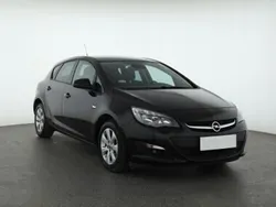 Czarny Używany 2015 Opel Astra Hatchback | 29 999 zł (Dobra cena)