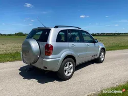 Srebrny Używany 2003 Toyota RAV4 SUV | 12 000 zł (Uczciwa cena)