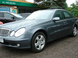 Szary Używany 2005 Mercedes E200 Sedan/Limuzyna | 15 900 zł