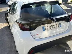 Biały Używany 2021 Toyota Yaris Hybrid Hatchback | 25 900 zł