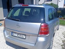 Srebrny Używany 2006 Opel Zafira Minivan | 10 800 zł (Dość drogi)