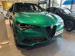 Lakier specjalny zielony montreal green Nowe 2025 Alfa Romeo Stelvio SUV | 254 430 zł