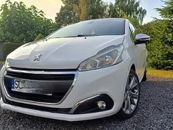 Czarny Używany 2013 Peugeot 208 Hatchback | 24 400 zł