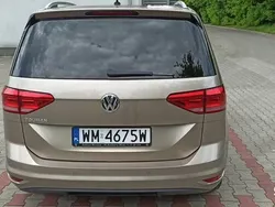 Złoty Używany 2018 VW Touran Highline Minivan | 77 000 zł