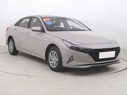 Szary Używany 2022 Hyundai Elantra Sedan/Limuzyna | 63 999 zł (Dobra cena)