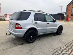 Srebrny Używany 2001 Mercedes ML430 SUV | 18 000 zł