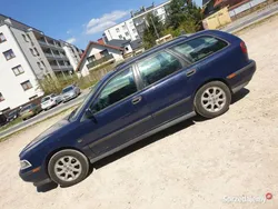 Niebieski Używany 1999 Volvo V40 Kombi | 10 500 zł