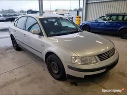 Srebrny Używany 1998 VW Passat Sedan/Limuzyna | 3800 zł (Uczciwa cena)