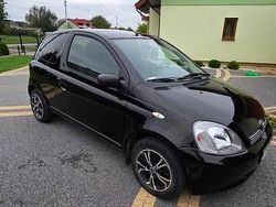 Czarny Używany 2002 Toyota Yaris Hatchback | 5200 zł (Dość drogi)