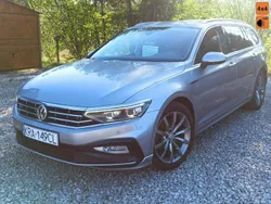 Szary Używany 2020 VW Passat R-line Kombi | 99 000 zł (Dość drogi)