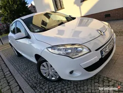 Biały Używany 2010 Renault Mégane III Hatchback | 11 900 zł (Uczciwa cena)