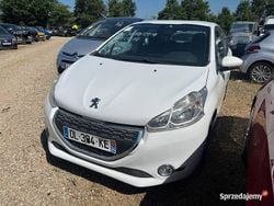 Biały Używany 2014 Peugeot 208 Hatchback | 10 000 zł