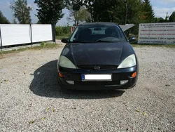 Szary (metalik) Używany 2000 Ford Focus Hatchback | 2699 zł