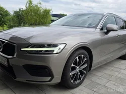 Szarosrebrnozłory :) Używany 2019 Volvo V60 Momentum Kombi | 75 400 zł (Uczciwa cena)