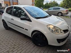 Biały Używany 2009 Renault Clio II | 7999 zł (Uczciwa cena)