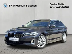 Sophisto grey brillant effect metalizowany Używany 2022 BMW 530 Luxury Line Kombi | 247 900 zł