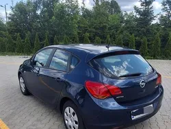 Granatowy Używany 2010 Opel Astra Hatchback | 16 300 zł (Uczciwa cena)