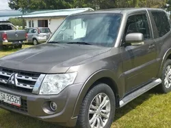 Beżowy Używany 2011 Mitsubishi Pajero SUV | 53 000 zł