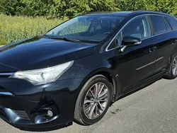Inny kolor Używany 2015 Toyota Avensis Kombi | 29 999 zł