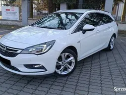 Biały Używany 2016 Opel Astra Cosmo Kombi | 31 900 zł (Uczciwa cena)