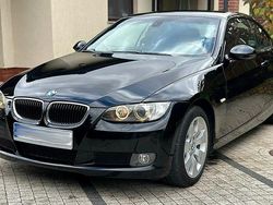 Czarny Używany 2009 BMW 320 Cabriolet Kabriolet | 28 900 zł