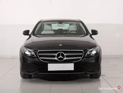 Czarny Używany 2017 Mercedes E220 Sedan/Limuzyna | 113 999 zł (Uczciwa cena)
