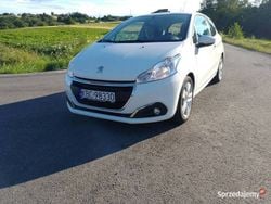 Biały Używany 2016 Peugeot 208 Hatchback | 28 700 zł (Dość drogi)