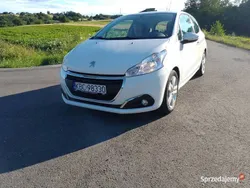 Biały Używany 2016 Peugeot 208 Hatchback | 28 700 zł (Uczciwa cena)