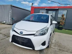 Biały (metalik) Używany 2013 Toyota Yaris Hybrid Hatchback | 33 900 zł (Uczciwa cena)