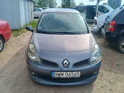 Fioletowy (metalik) Używany 2006 Renault Clio II Hatchback | 4999 zł