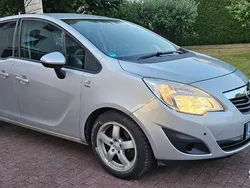 Srebrny Używany 2013 Opel Meriva Active Minivan | 14 900 zł
