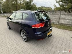 Niebieski (metalik) Używany 2010 Seat Altea XL Minivan | 15 900 zł (Dobra cena)
