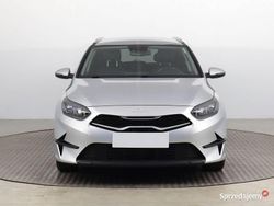 Srebrny Używany 2022 Kia Ceed Hatchback | 63 999 zł (Dobra cena)