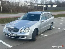 Srebrny Używany 2004 Mercedes E200 Kombi | 17 500 zł