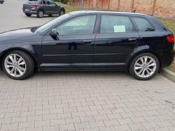 Czarny Używany 2012 Audi A3 Attraction Hatchback | 23 900 zł (Uczciwa cena)