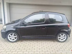 Czarny Używany 2002 Toyota Yaris Sport Hatchback | 6900 zł