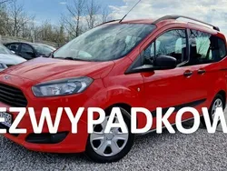 Czerwony Używany 2016 Ford Tourneo Courier Minivan | 24 900 zł