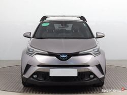 Szary Używany 2018 Toyota C-HR SUV | 75 999 zł (Uczciwa cena)