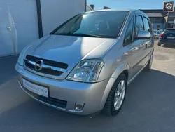 Srebrny (metalik) Używany 2004 Opel Meriva Minivan | 9900 zł (Uczciwa cena)