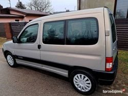 Beżowy Używany 2009 Citroën Berlingo Minivan | 10 500 zł