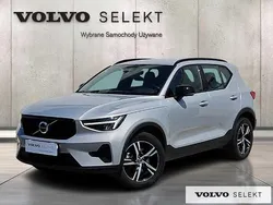 Srebrny Używany 2024 Volvo XC40 SUV | 162 900 zł (Uczciwa cena)
