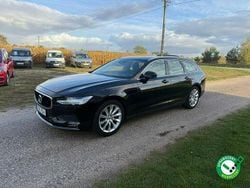 Czarny Używany 2018 Volvo V90 Momentum Kombi | 64 900 zł