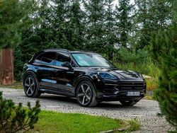 Czarny (metalik) Używany 2024 Porsche Cayenne GTS SUV | 599 777 zł