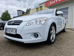 Biały Używany 2009 Kia ProCeed Hatchback | 12 900 zł
