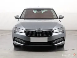 Srebrny Używany 2020 Skoda Superb Sedan/Limuzyna | 96 999 zł (Uczciwa cena)